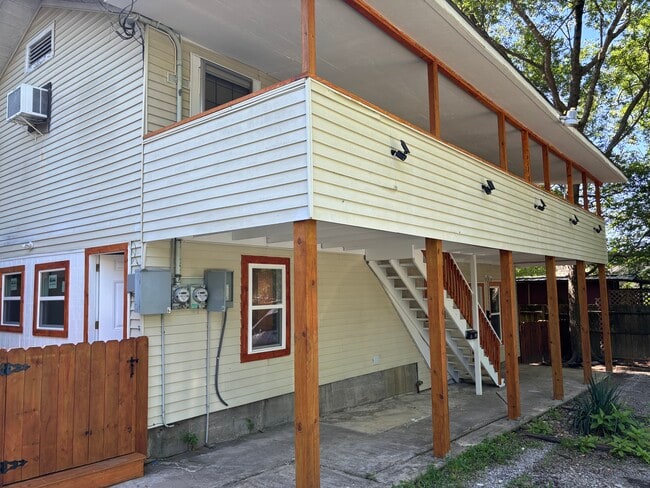 Building Photo - 210 Anna St Unit B