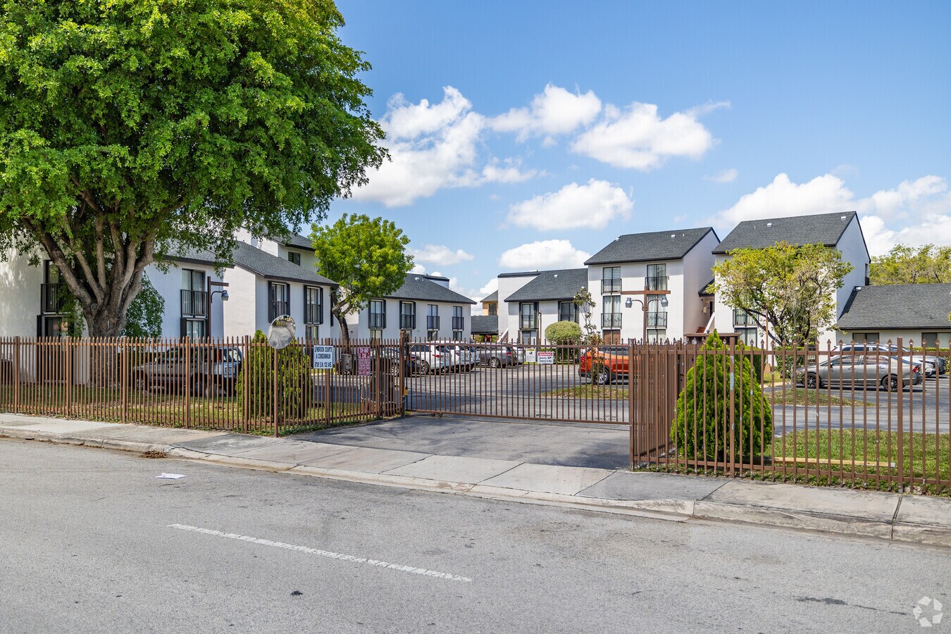 6745 SW 132nd Ave - Entrada - Lynbrook Courts Condominiums