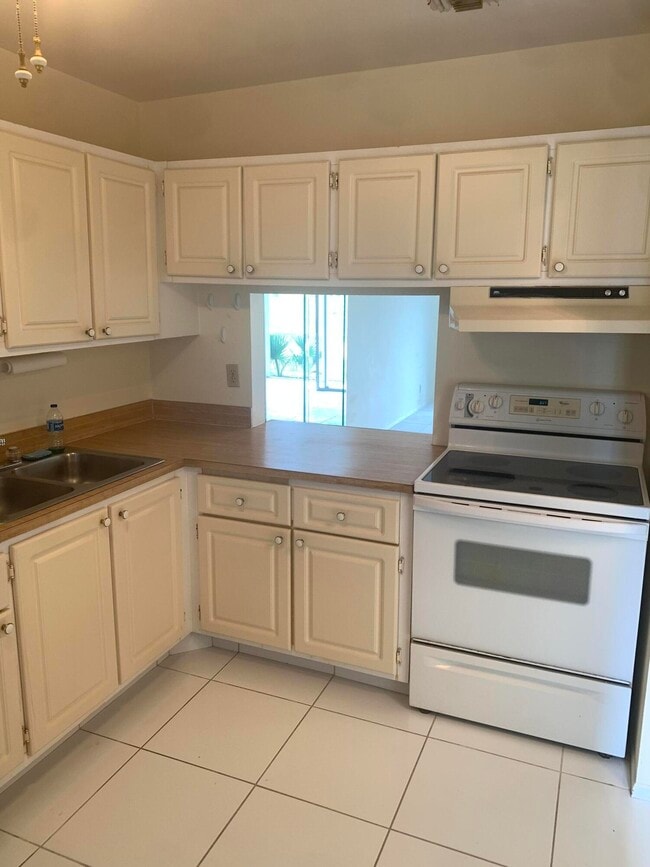 Photo - 220 Lake Constance Dr