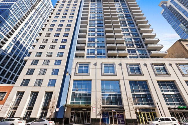 Building Photo - 1305 S Michigan Ave Rental