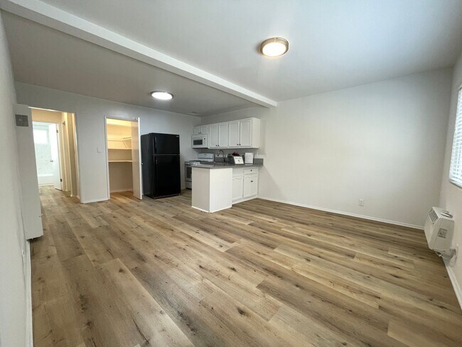 5725-29 Vineland Ave