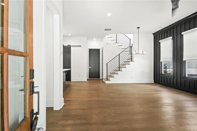 Photo - 1241 Bridges Ave SW
