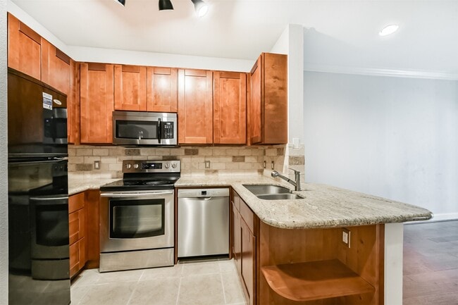 Building Photo - 3231 Allen Pkwy Unit 6103