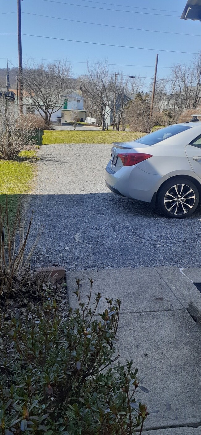 Photo - 201 Railroad St Unidad 201