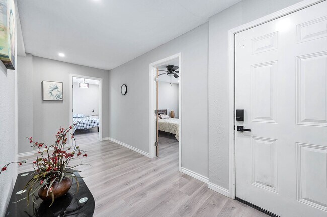 Photo - 4356 Phlox St