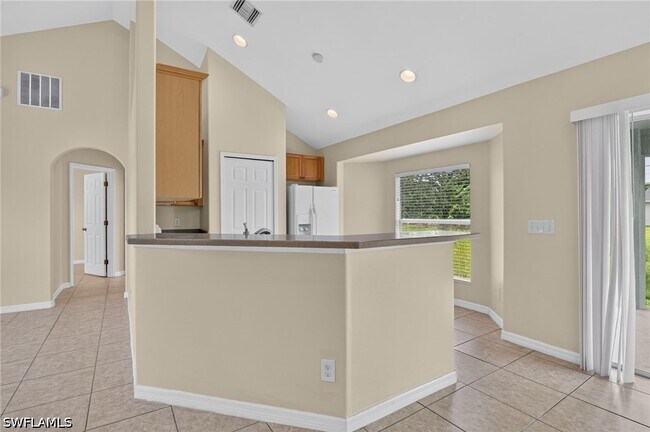 Photo - 523 SE 25th Ln