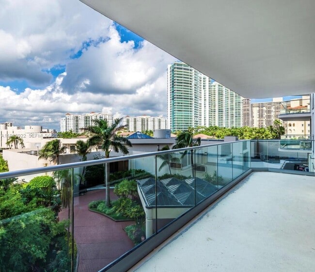 Photo - 19707 Turnberry Way Unit 5C