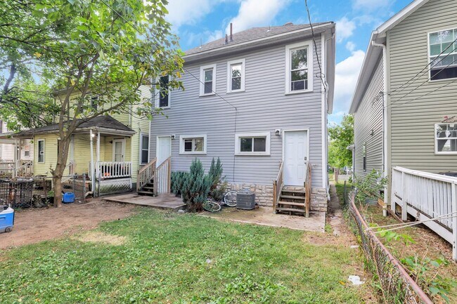 Photo - 964-966 Oakwood Ave Unit 964