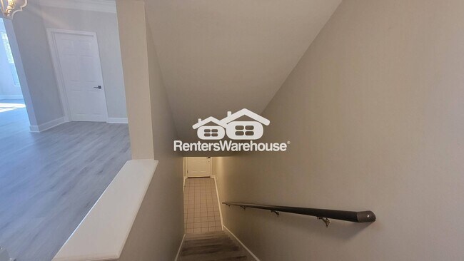 Photo - 375 Highland Ave NE