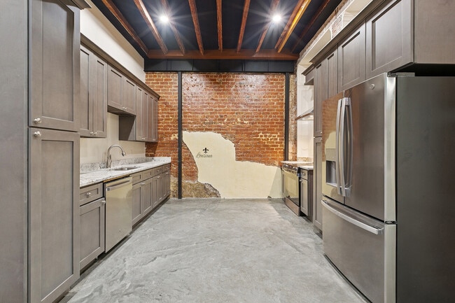 Photo - 137 Carondelet St Unit 101