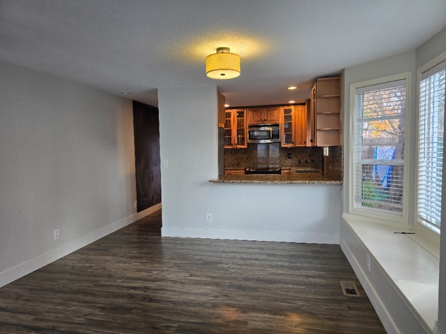 Photo - 2516 S Sumac Ln