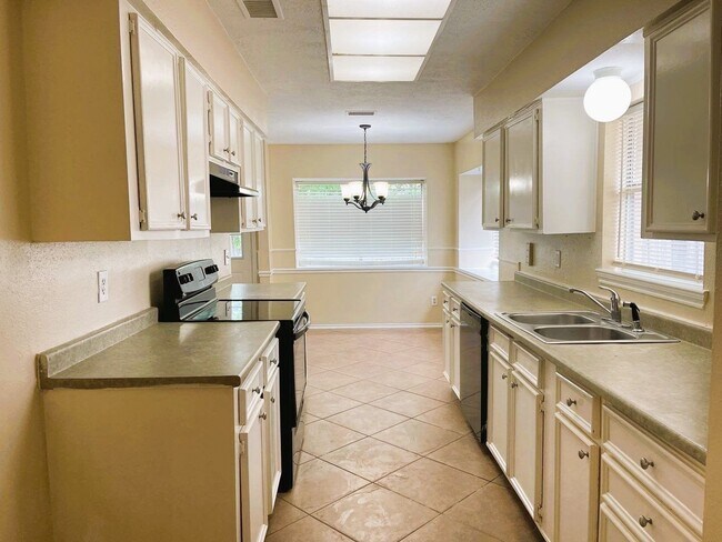 Photo - 5615 Lynngate Dr