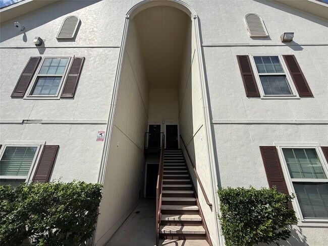 Photo - 304 Dell Ct Unit 6