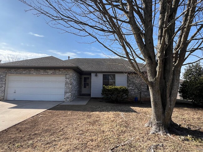 Building Photo - South Springfield Rental