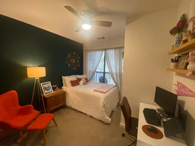 Photo - 821 Ralph McGill Blvd NE Unidad 2308