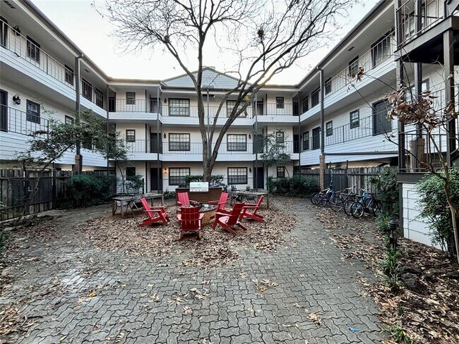 Photo - 203 E 31st St Unit 101