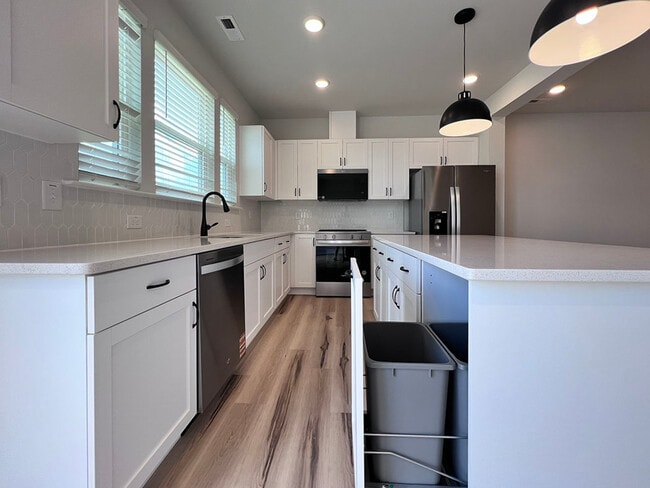 Photo - 139 Siebold St