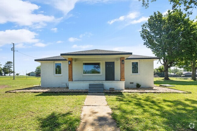 Building Photo - 28368 State Line Rd Rental
