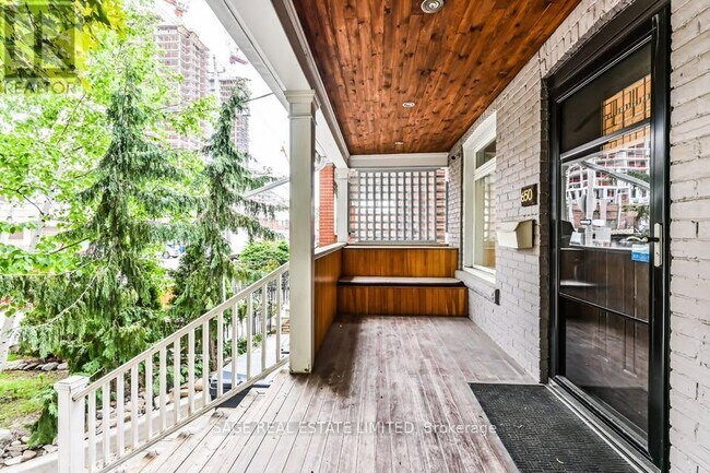 Photo - 650 Markham St