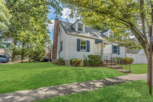 Photo - 136 N 1st St