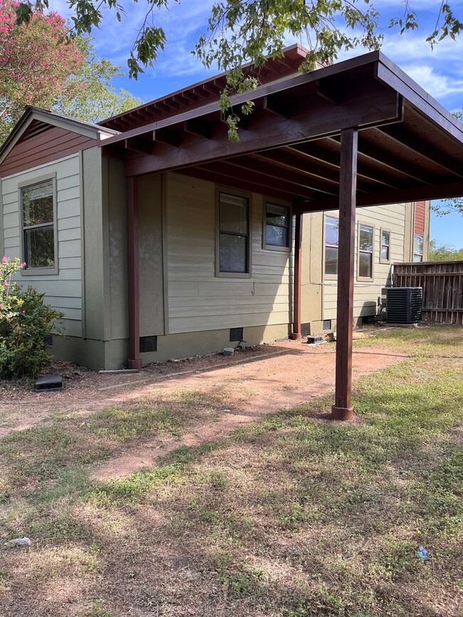 Photo - 1038 E 43rd St Unidad A