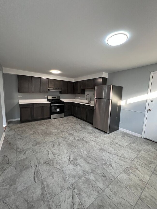 Cocina - 7000 S Cregier Ave