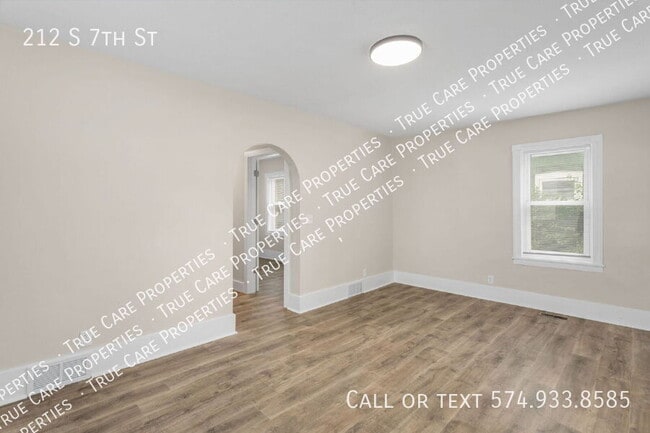 Photo - 212 S 7th St