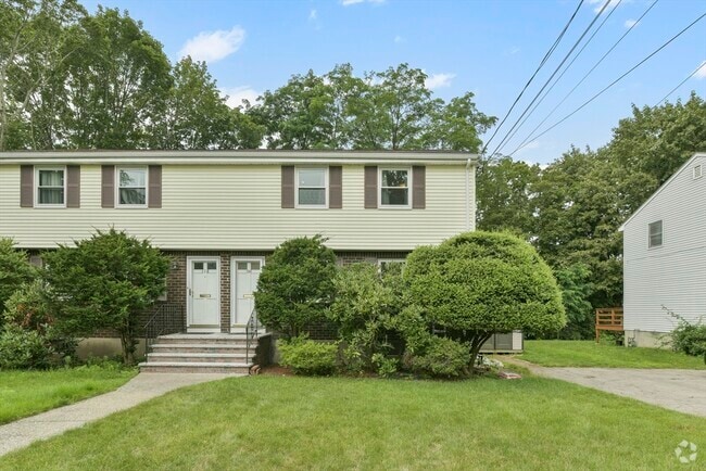 Building Photo - 120 Edinboro St Rental