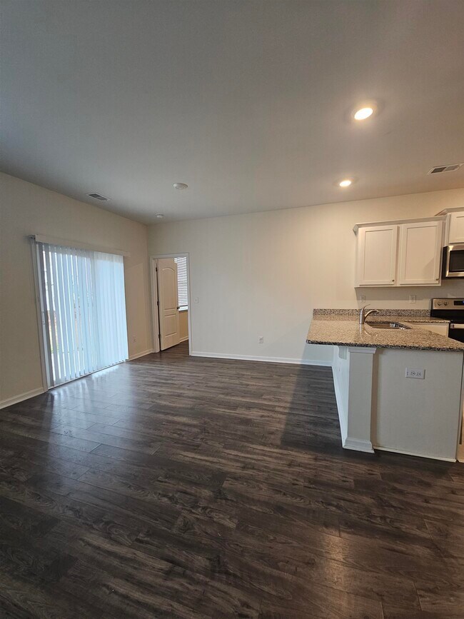 Photo - 304 Forestbrook Cove Cir