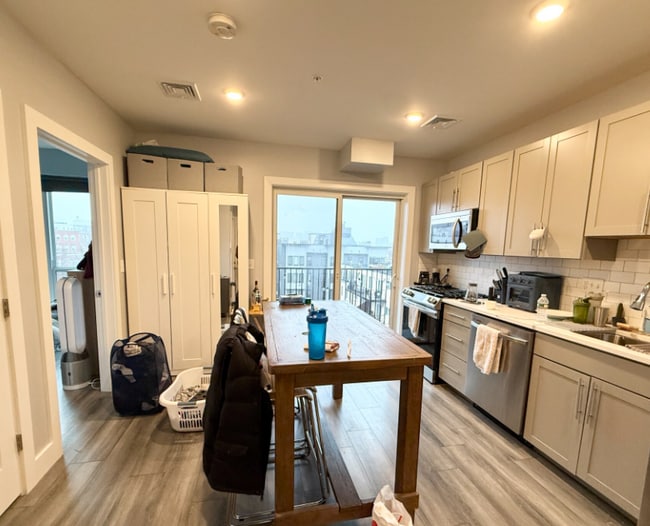 Photo - 55 W 5th St