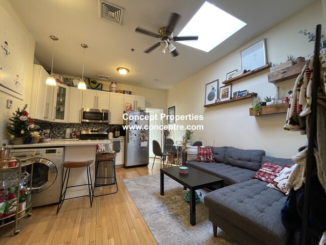 Photo - 243 Northampton St Unit 4