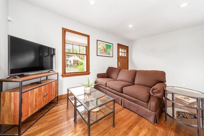 Photo - 230 E Royal Forest Blvd