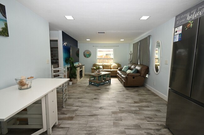 Photo - 206 Cape Coral Pkwy W