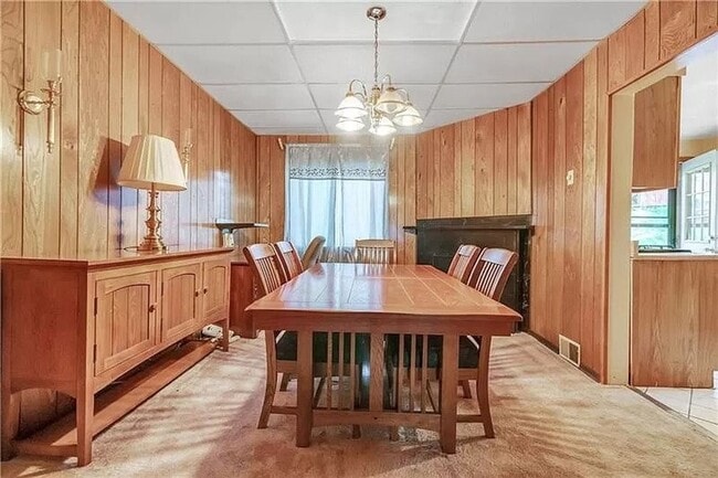 Photo - Large 3 Bed, 1 Bath - Central Air, Washer/Dryer