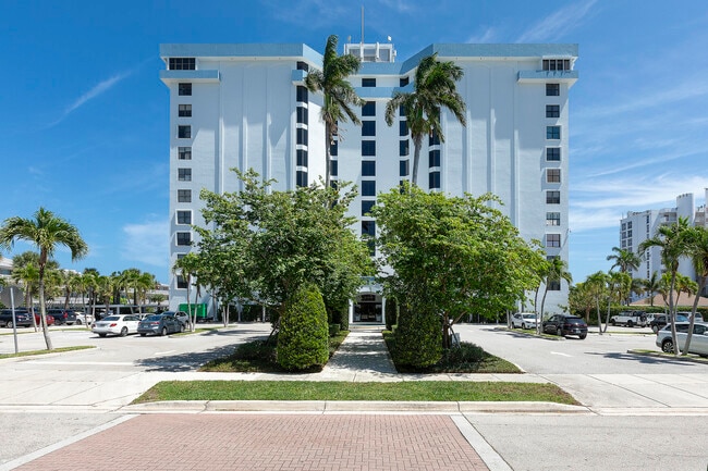 Building Photo - 3800 Washington Rd Unit 105 Rental
