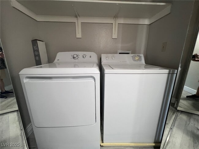 Building Photo - 5061 W Pioneer Ave Unit 203 Rental