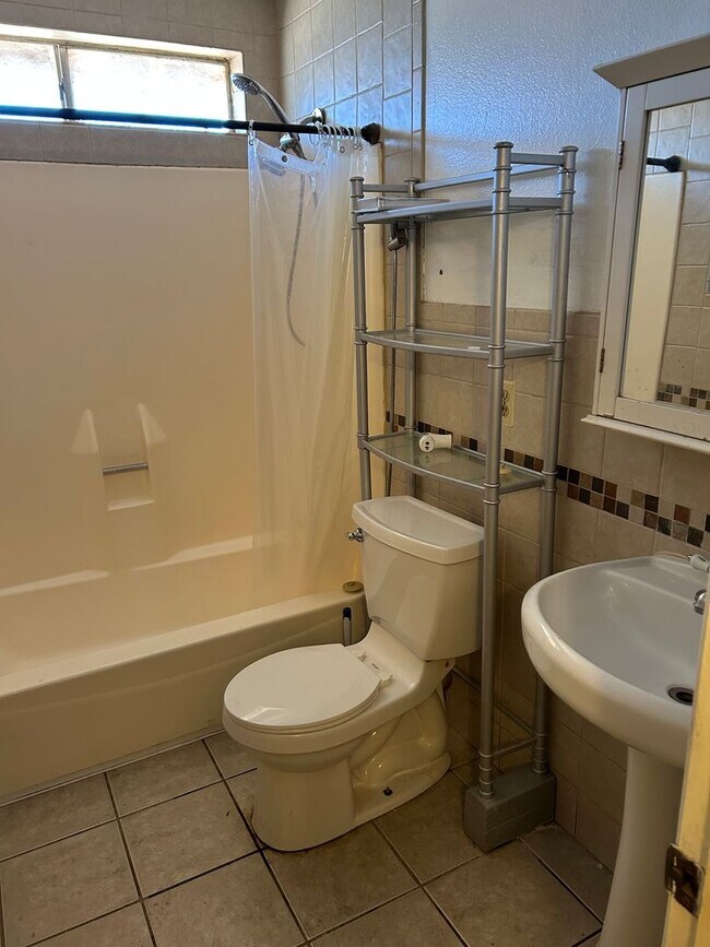 Photo - 2 Bedroom Holbrook Rental