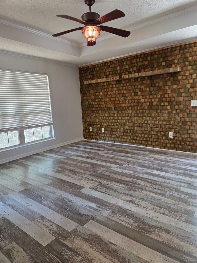 Photo - 3 Bedroom 2 bath fenced back yard in a quiet neighborhood!!