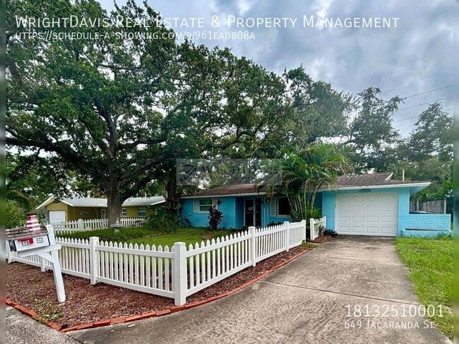 Building Photo - 649 Jacaranda St