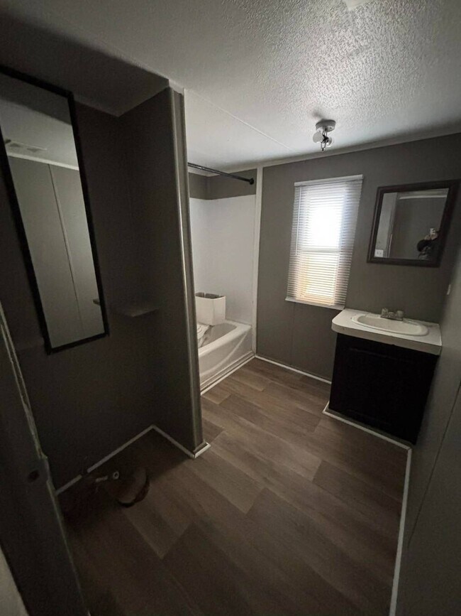 Photo - 114 Yarbro Rd