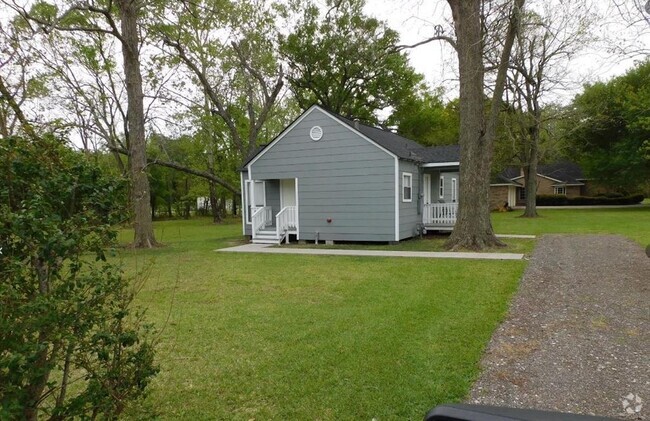 Building Photo - 6936 Apache St Rental