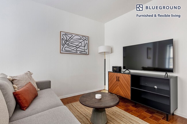 Photo - 360 W 34th St. Unidad SI FL8-ID1309