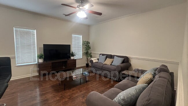 Photo - 821 Central Pk Dr