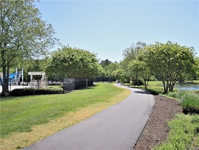 4706 Twin Hickory Lake Dr