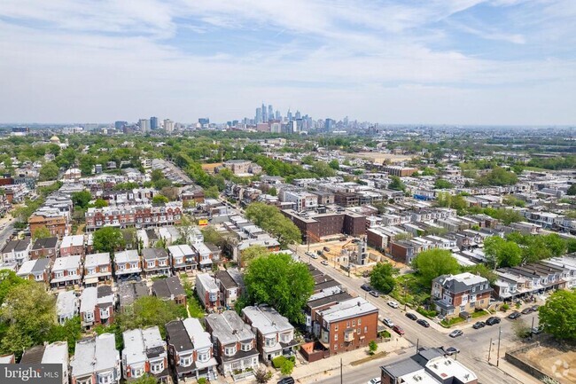 Building Photo - 5237 Chester Ave Unit 4 Rental