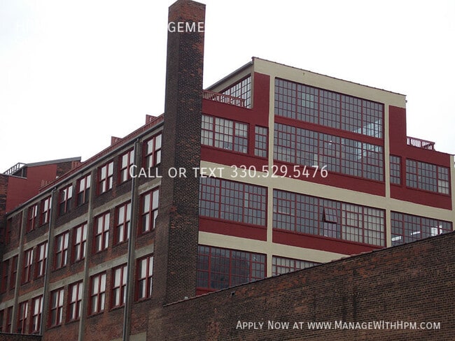 Building Photo - 2404 Prospect Ave E Unit 203