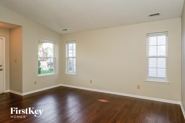 Photo - 1880 Long Lake Dr