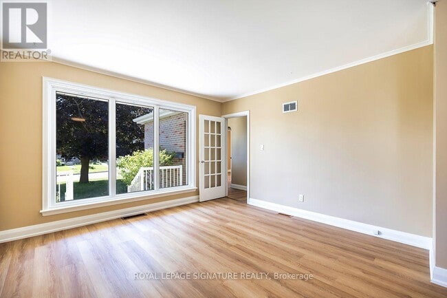 Photo - 812 Schneider Pl