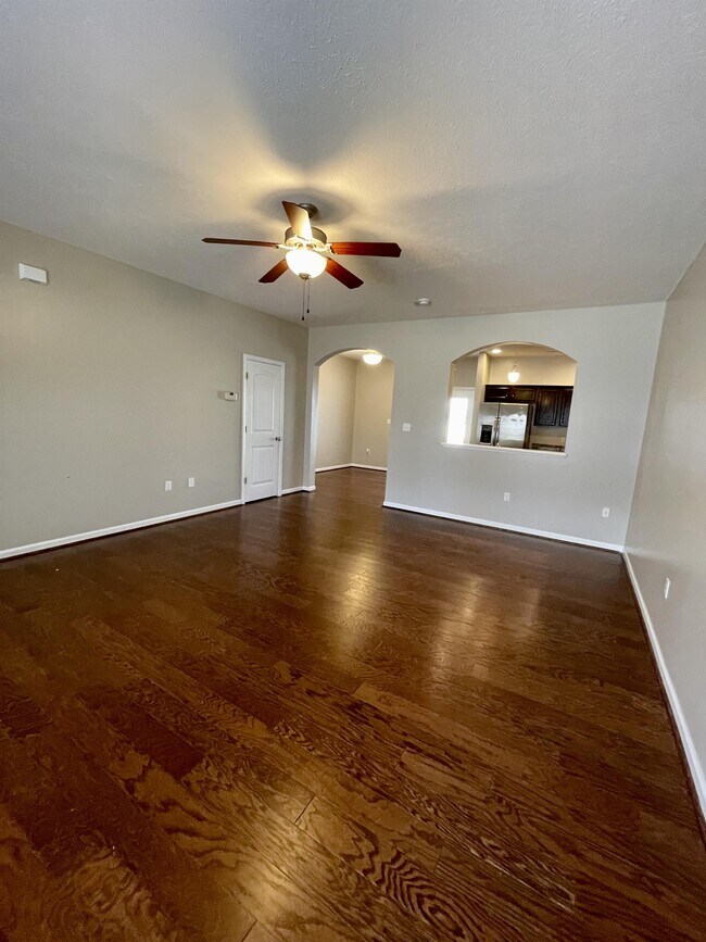 Photo - 211 Portico Street