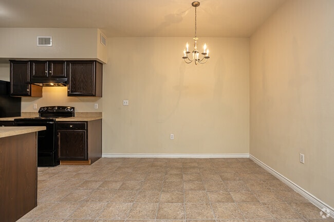 4BR, 2BA - 1,304SF